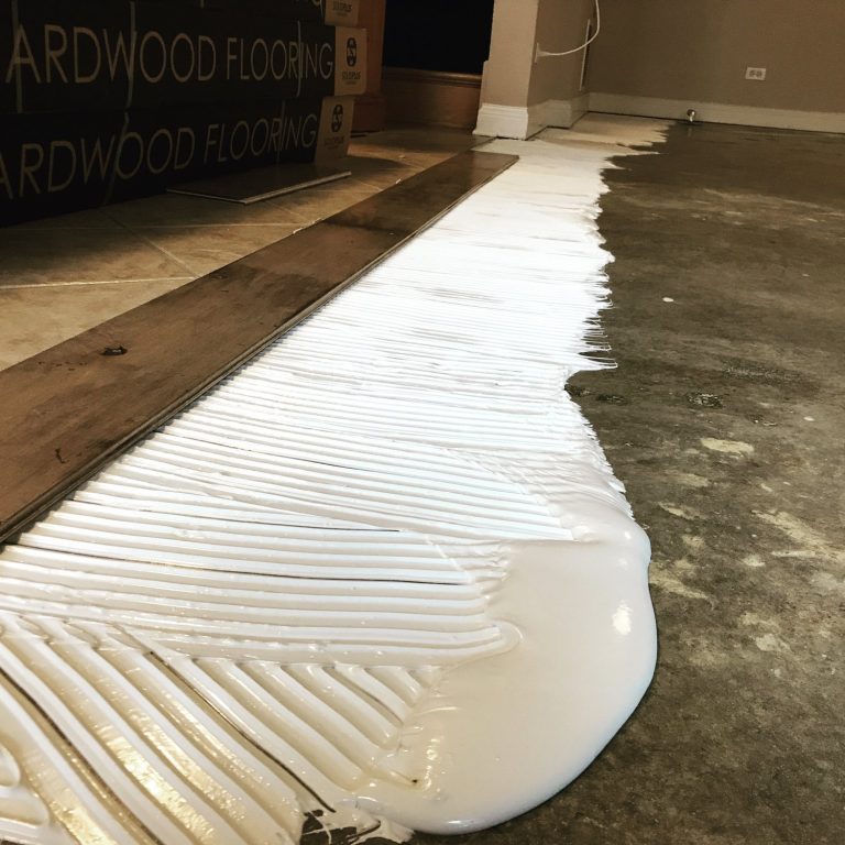 How to Easily Remove Adhesive from Vinyl Floors: Step-by-Step Guide